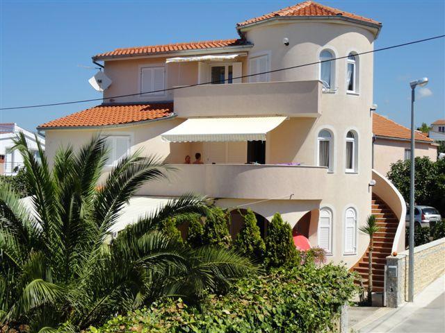 Apartments Sljuka Pirovac Bagian luar foto